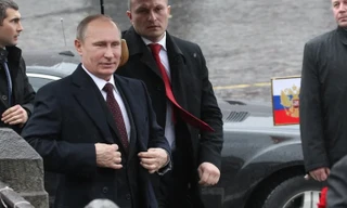 Tổng thống Nga Vladimir Putin và đội cận vệ. Ảnh: Getty Images.