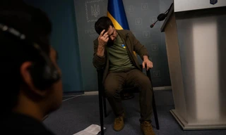 Tổng thống Ukraine Volodymyr Zelensky trong buổi họp báo. Ảnh: New York Times.