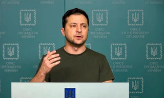 Tổng thống Ukraine Volodymyr Zelensky phát biểu trước quốc dân ngày 27/2. Ảnh: Văn phòng báo chí Tổng thống Ukraine thông qua AP. 