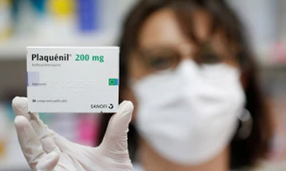 Các nhà khoa học đang nghiên cứu khả năng dùng thuốc chữa sốt rét hydroxychloroquine để trị COVID-19. Ảnh: Getty Images.