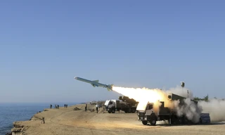 Iran diễn tập tên lửa. Ảnh: AP.