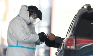 Xét nghiệm máu để tìm người mắc COVID-19 ngày 22/4 ở New York, Mỹ. Ảnh: Getty Images.