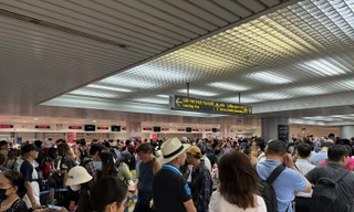 Tới Việt Nam 3 lần, du khách Mỹ góp ý về xếp hàng nhập cảnh tại sân bay