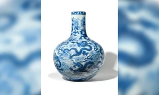 Thiên cầu bình được bán với giá 8,8 triệu USD. Ảnh: Osenat.