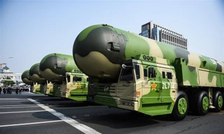 Đội hình tên lửa hạt nhân Đông Phong-41 tham gia lễ duyệt binh kỷ niệm 70 năm quốc khánh Trung Quốc tại Bắc Kinh, ngày 1/10/2019. Ảnh: Xinhua.