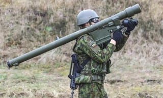 Tên lửa phòng không vác vai ở Ba Lan có khóa được mã hóa để ngăn chặn việc sử dụng trái phép. Ảnh: The Drive.