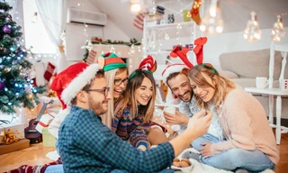 Dịp Giáng sinh, giới trẻ đổ xô tìm người yêu giả về ra mắt gia đình