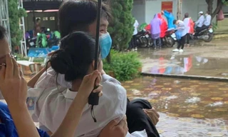 Hành động đẹp của Hoàng Thế Lâm Phong. Ảnh: Duy Chiến 