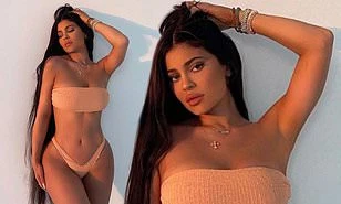 Nữ tỉ phú 23 tuổi Kylie Jenner phô diễn vòng 3 ngoại cỡ