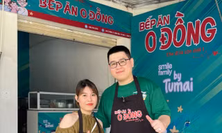 Vợ chồng TikToker mở bếp ăn 0 đồng phục vụ bệnh nhân nghèo