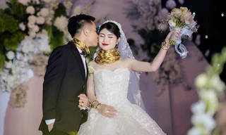 Cô dâu chú rể ở Nghệ An đeo vàng trĩu cổ, tuyên bố điều bất ngờ giữa đám cưới