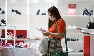 Hối hận sau những lần săn sale 'no bụng, đói con mắt'