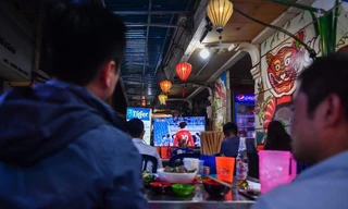 Xoay xở 'sáng đi làm, đêm thức xem bóng' mùa World Cup