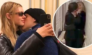 Cậu cả nhà Becks say đắm bạn gái hơn 5 tuổi