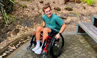 Nam sinh liệt chân được hàng trăm cô gái nhận lời kết đôi ở Australia