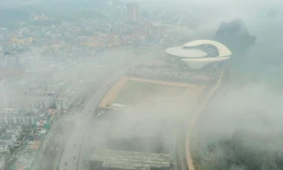 Lạ lẫm hình ảnh thành phố di sản trong sương mù 