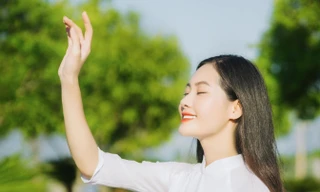 Nhan sắc ngọt ngào của nữ sinh ngành dược giành giải Nhất 'Sắc sen xứ Nghệ'