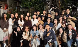 Khoe ảnh họp lớp đông đủ, lớp học ở Quảng Ngãi khiến bao người ngưỡng mộ