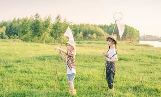 Ông bố 8x chụp bộ ảnh trong veo cho hai con làm dân mạng thích mê 