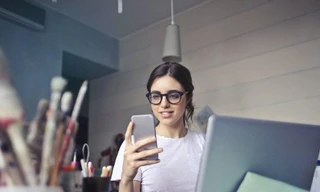 Mạnh tay chi tiền cho bản thân, người trẻ rơi vào cảnh nợ nần