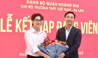 Học sinh đầu tiên của quận Hoàng Mai được kết nạp Đảng