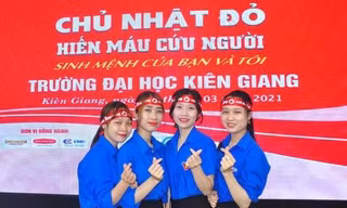 Sôi nổi Chủ nhật Đỏ lần thứ 13 tại trường ĐH Kiên Giang