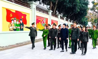 Ấn tượng con đường bích họa của tuổi trẻ Công an Nghệ An