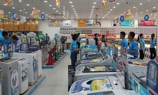 Siêu thị điện máy đại hạ giá vẫn tồn đầy kho