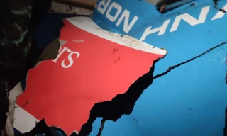 Tìm thấy nhiều mảnh vỡ của trực thăng rơi trên vịnh Hạ Long