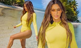 Sinh 4 con, Kim Kardashian vẫn giữ đường cong 'đồng hồ cát' ở tuổi 40