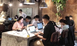 Lao động trẻ: Dậy lúc 12h trưa, làm việc từ 22h đêm đến sáng