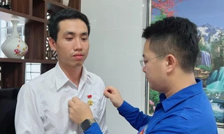 Anh thợ điện cứu người đuối nước được vinh danh Tuổi trẻ dũng cảm