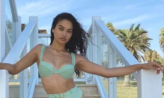Người mẫu lai Shanina Shaik thả dáng thon mảnh với bikini