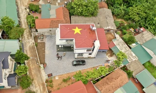 Người Việt hưởng ứng trào lưu 'đẹp nhất năm': Mỗi mái nhà là một lá cờ Tổ quốc