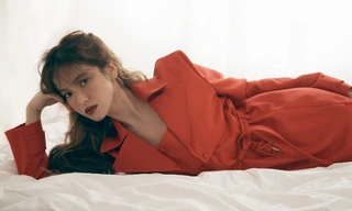 Song Hye Kyo 'tóc nâu môi trầm' khác xa style mặt mộc nền nã sau 8 năm