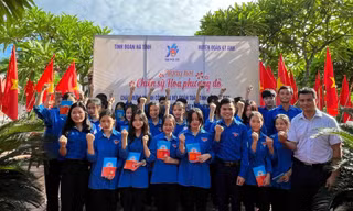 Sôi nổi Ngày Chiến sĩ tình nguyện Hoa phượng đỏ tại Hà Tĩnh