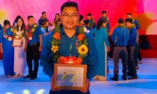 Chàng bác sỹ dân tộc Thổ hết lòng vì người bệnh