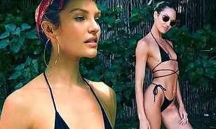 Candice Swanepoel lại tung ảnh bikini khoe dáng tạc tượng