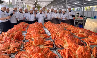 Đám cưới 'khủng' hơn 100 cua hoàng đế, hơn 1.000 bào ngư ở Bắc Ninh
