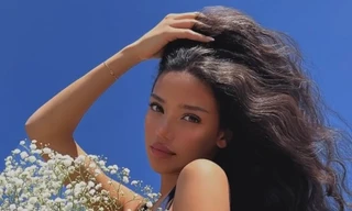 Cô gái Gen Z thu hút cả triệu lượt theo dõi nhờ trượt vai nàng tiên cá