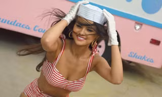 Selena Gomez xinh đẹp quá đỗi trong ảnh bikini 