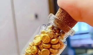 Giới trẻ Trung Quốc tiết kiệm tiền uống trà sữa để mua vàng 