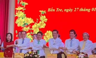 Bến Tre họp mặt đầu năm mới
