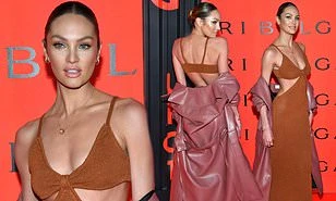 Biểu tượng gợi cảm Nam Phi dáng hoàn hảo 'gây mê' như tượng tạc