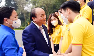 Chủ tịch nước Nguyễn Xuân Phúc gặp mặt gương mặt trẻ Việt Nam tiêu biểu, triển vọng 2021