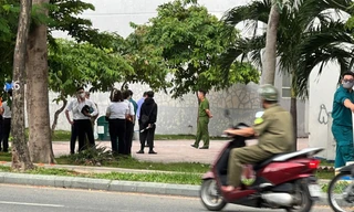 Bản tin 8H: Người đàn ông rơi từ tầng 20 xuống đất tử vong