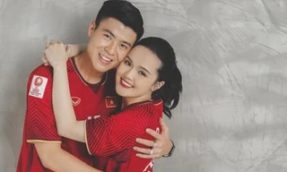 Cặp đôi Duy Mạnh - Quỳnh Anh mặc áo cầu thủ chụp ảnh cưới