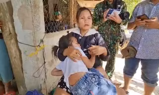 Người mẹ ôm con thoát nạn vụ sạt lở hàng chục người mất tích ở Quảng Nam