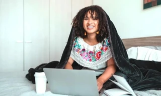 Cô gái 26 tuổi bỏ công việc kỹ sư, trở thành blogger kiếm 170.000 USD/năm