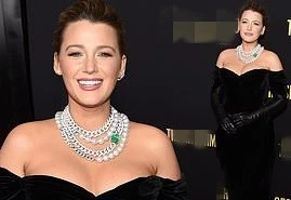 Blake Lively nóng rực như 'quả bom gợi cảm' 5 tháng sau sinh